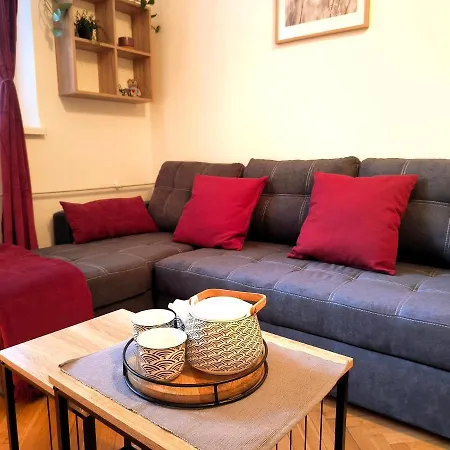 Cozyhome Medena Central, Quiet Premium Spot In Old Town * Братислава