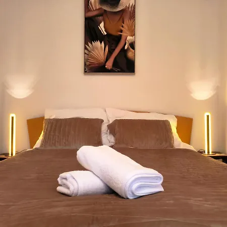 Cozyhome Medena Central, Quiet Premium Spot In Old Town Lägenhet *